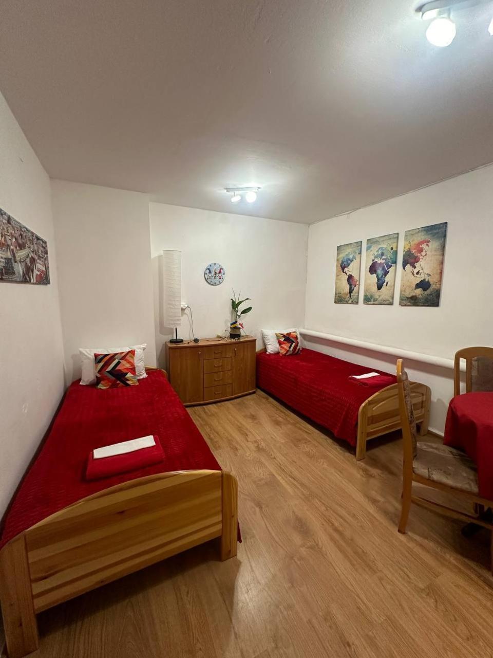 Hotel Travel House Breslavia Esterno foto