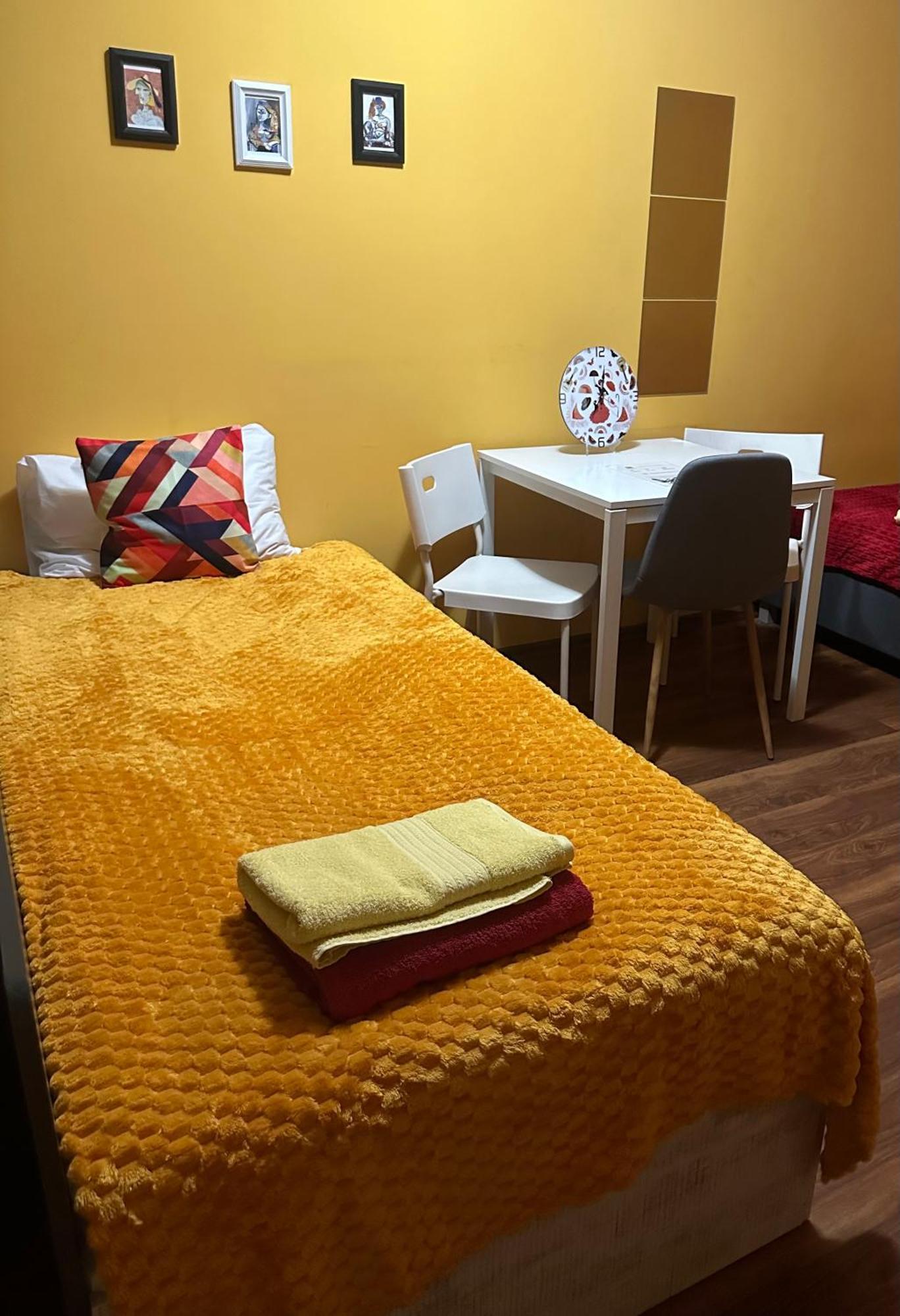 Hotel Travel House Breslavia Esterno foto